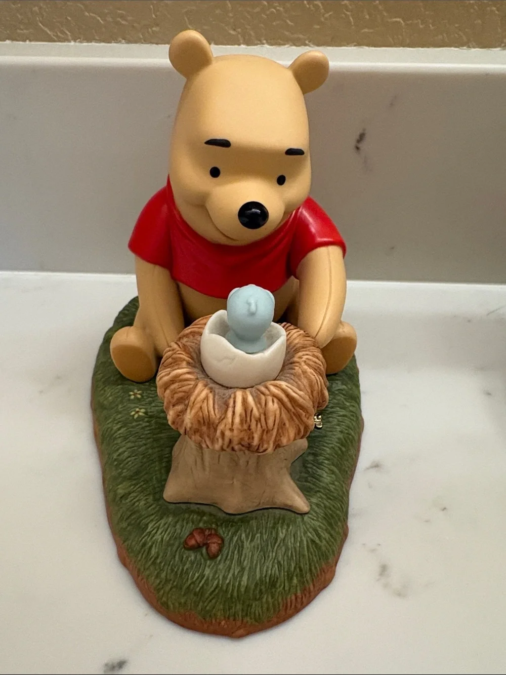 Retired Disney Pooh & Friends Figurine Welcome, Little One